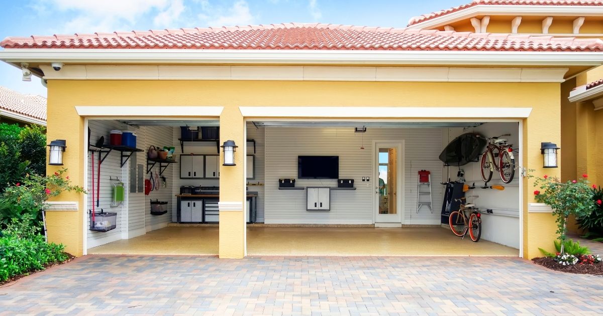 Garage in Florida